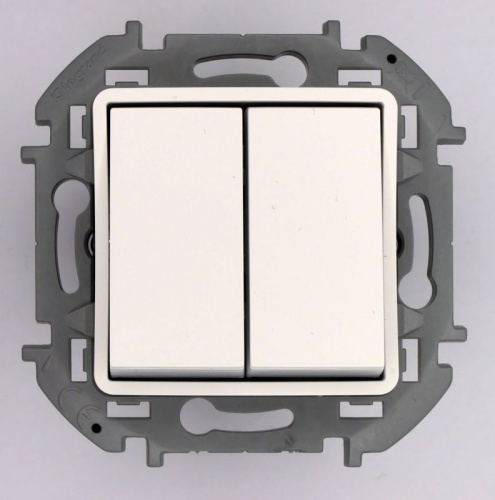 Переключатель модульный 2-кл. Inspiria 250В 10AX бел. IEK 673655